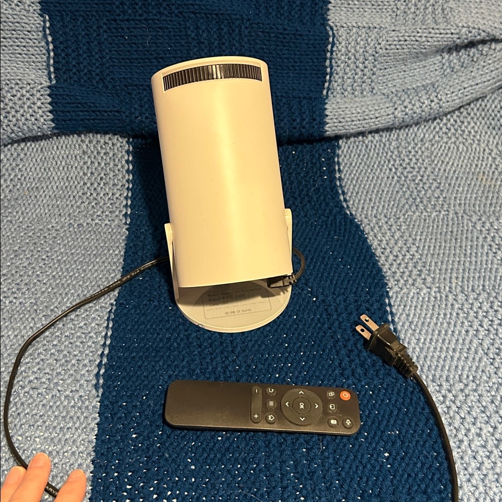 LCD Bluetooth Projector with remote, great condition, can be projected on wall - Picture 2 of 6